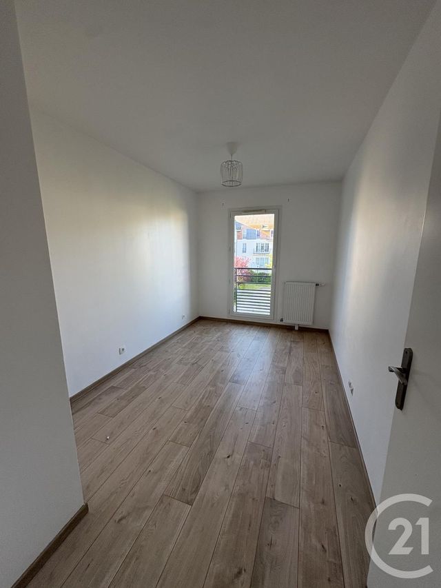 Appartement F3 à louer - 3 pièces - 62.0 m2 - ST PIERRE DU PERRAY - 91 - ILE-DE-FRANCE - Century 21 Optimmo