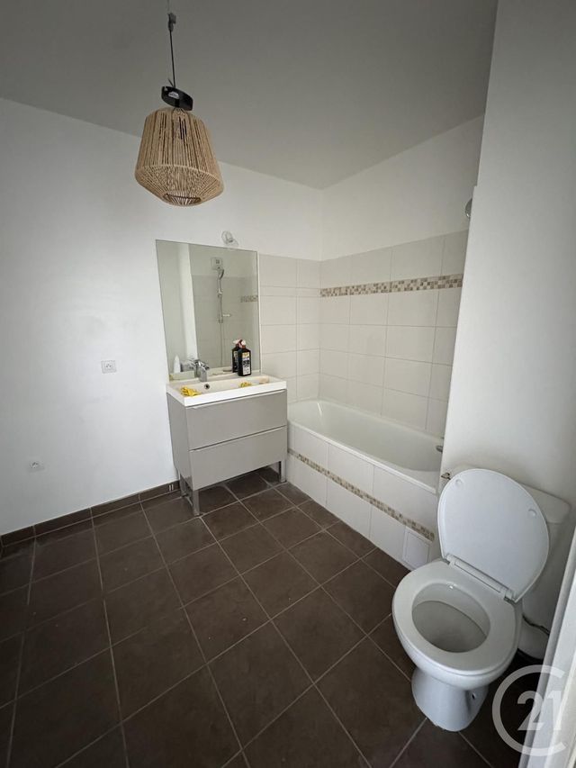 Appartement F3 à louer - 3 pièces - 62.0 m2 - ST PIERRE DU PERRAY - 91 - ILE-DE-FRANCE - Century 21 Optimmo