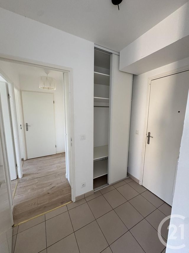 Appartement F3 à louer - 3 pièces - 62.0 m2 - ST PIERRE DU PERRAY - 91 - ILE-DE-FRANCE - Century 21 Optimmo