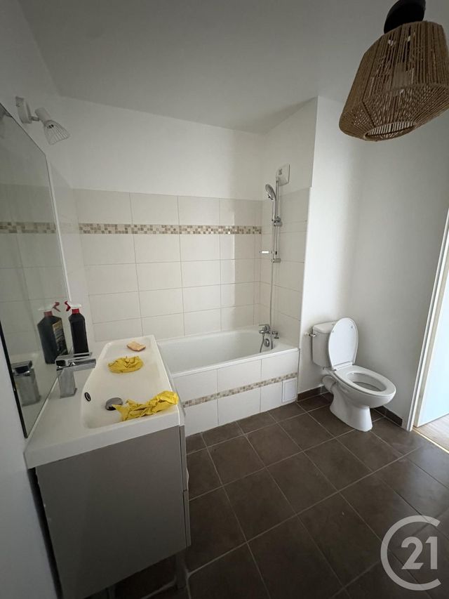 Appartement F3 à louer - 3 pièces - 62.0 m2 - ST PIERRE DU PERRAY - 91 - ILE-DE-FRANCE - Century 21 Optimmo