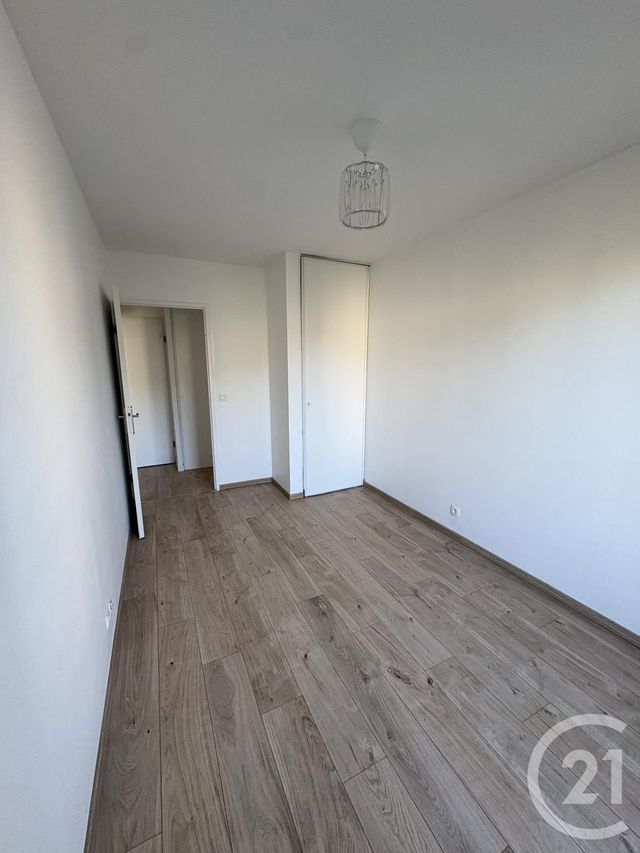 Appartement F3 à louer - 3 pièces - 62.0 m2 - ST PIERRE DU PERRAY - 91 - ILE-DE-FRANCE - Century 21 Optimmo