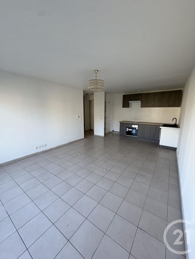 Appartement F3 à louer - 3 pièces - 62.0 m2 - ST PIERRE DU PERRAY - 91 - ILE-DE-FRANCE - Century 21 Optimmo