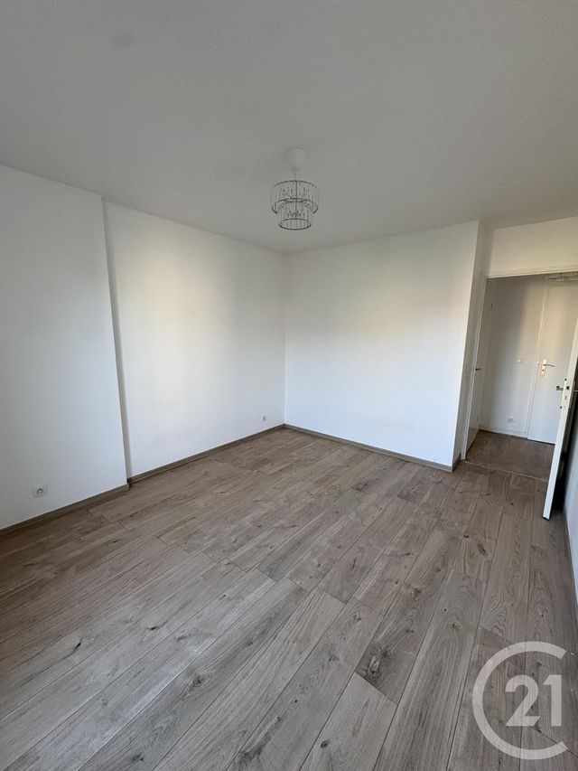 Appartement F3 à louer - 3 pièces - 62.0 m2 - ST PIERRE DU PERRAY - 91 - ILE-DE-FRANCE - Century 21 Optimmo