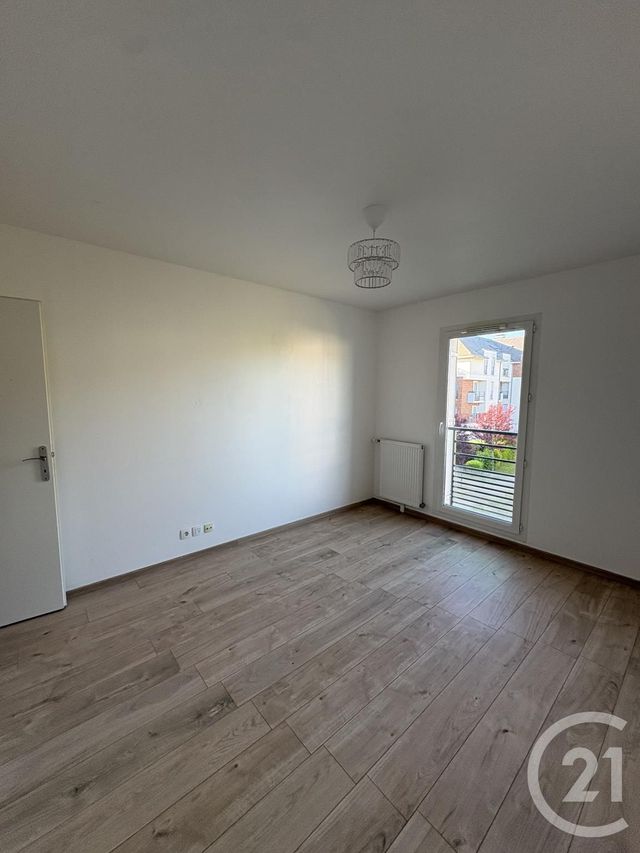 Appartement F3 à louer - 3 pièces - 62.0 m2 - ST PIERRE DU PERRAY - 91 - ILE-DE-FRANCE - Century 21 Optimmo