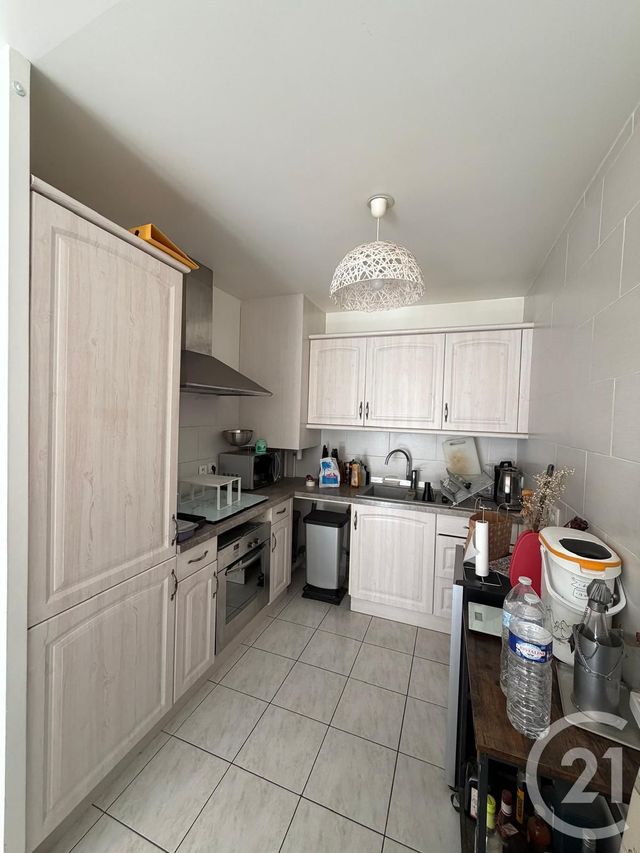 Appartement F2 à louer - 2 pièces - 49.0 m2 - VIGNEUX SUR SEINE - 91 - ILE-DE-FRANCE - Century 21 Optimmo