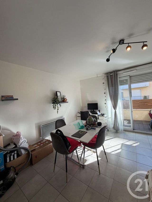 Appartement F2 à louer - 2 pièces - 49.0 m2 - VIGNEUX SUR SEINE - 91 - ILE-DE-FRANCE - Century 21 Optimmo