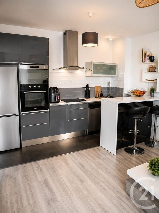 Appartement F3 à louer - 3 pièces - 62.03 m2 - VIGNEUX SUR SEINE - 91 - ILE-DE-FRANCE - Century 21 Optimmo