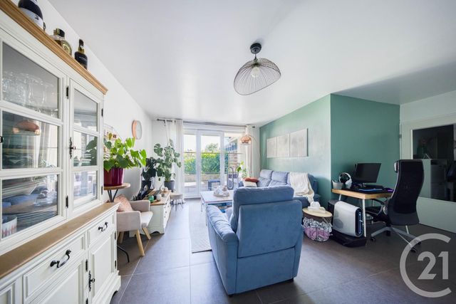 Appartement F3 à vendre - 3 pièces - 67.16 m2 - VIGNEUX SUR SEINE - 91 - ILE-DE-FRANCE - Century 21 Optimmo