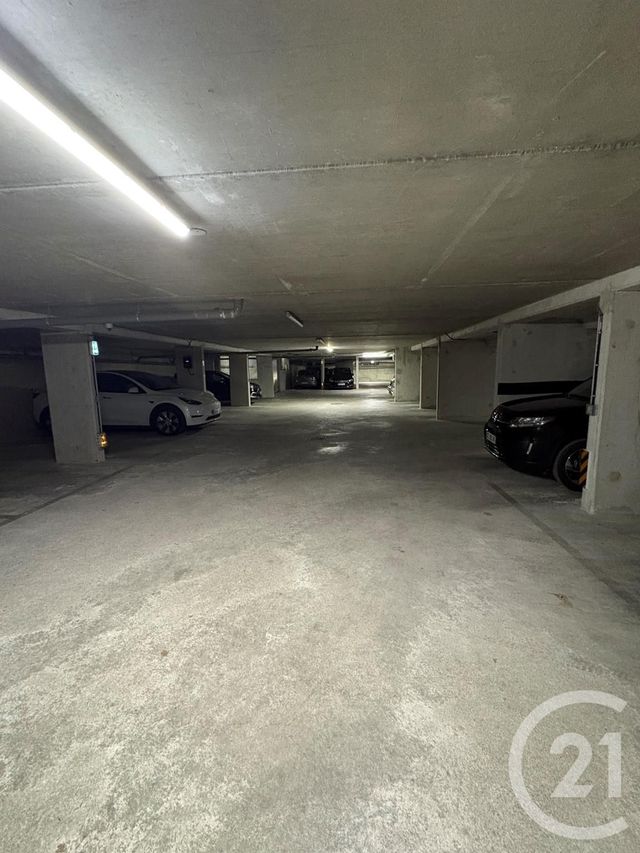 parking à louer - 10.0 m2 - VIGNEUX SUR SEINE - 91 - ILE-DE-FRANCE - Century 21 Optimmo