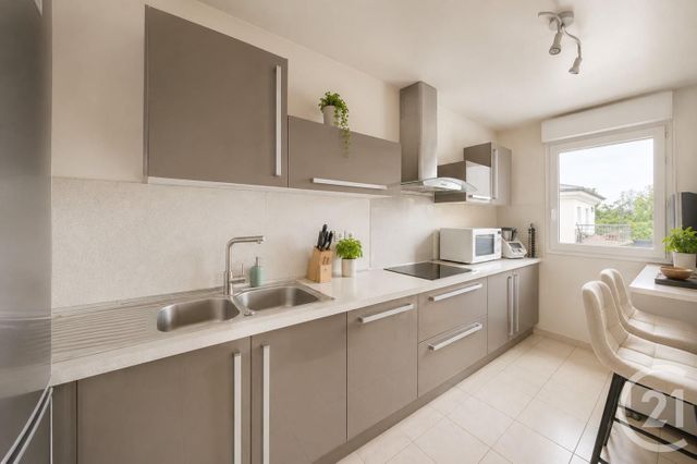 Appartement F3 à vendre - 3 pièces - 63.76 m2 - VIGNEUX SUR SEINE - 91 - ILE-DE-FRANCE - Century 21 Optimmo