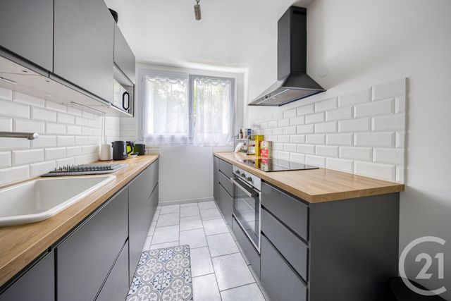 Appartement F4 à vendre - 4 pièces - 68.08 m2 - CROSNE - 91 - ILE-DE-FRANCE - Century 21 Optimmo