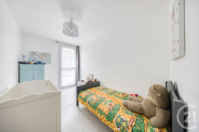 Appartement F4 à vendre - 4 pièces - 68.08 m2 - CROSNE - 91 - ILE-DE-FRANCE - Century 21 Optimmo