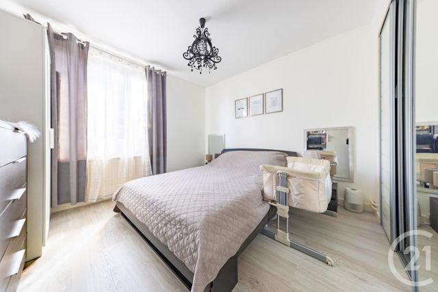 Appartement F4 à vendre - 4 pièces - 67.38 m2 - VIGNEUX SUR SEINE - 91 - ILE-DE-FRANCE - Century 21 Optimmo