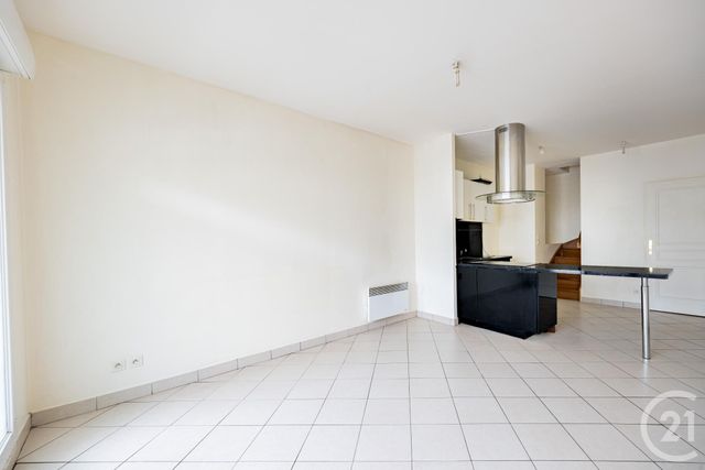 Appartement Duplex à vendre - 3 pièces - 65.19 m2 - VIGNEUX SUR SEINE - 91 - ILE-DE-FRANCE - Century 21 Optimmo