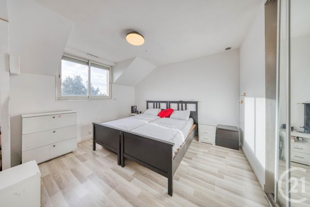 maison à louer - 6 pièces - 110.0 m2 - VIGNEUX SUR SEINE - 91 - ILE-DE-FRANCE - Century 21 Optimmo
