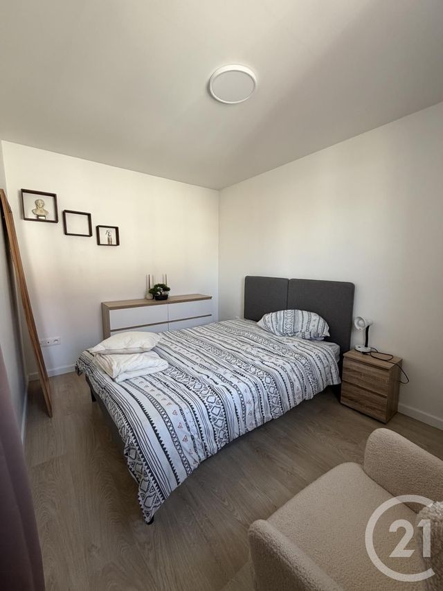 Appartement F1 bis à louer - 2 pièces - 31.9 m2 - VIGNEUX SUR SEINE - 91 - ILE-DE-FRANCE - Century 21 Optimmo