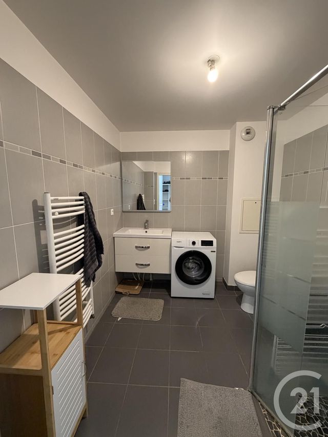 Appartement F1 bis à louer - 2 pièces - 31.9 m2 - VIGNEUX SUR SEINE - 91 - ILE-DE-FRANCE - Century 21 Optimmo