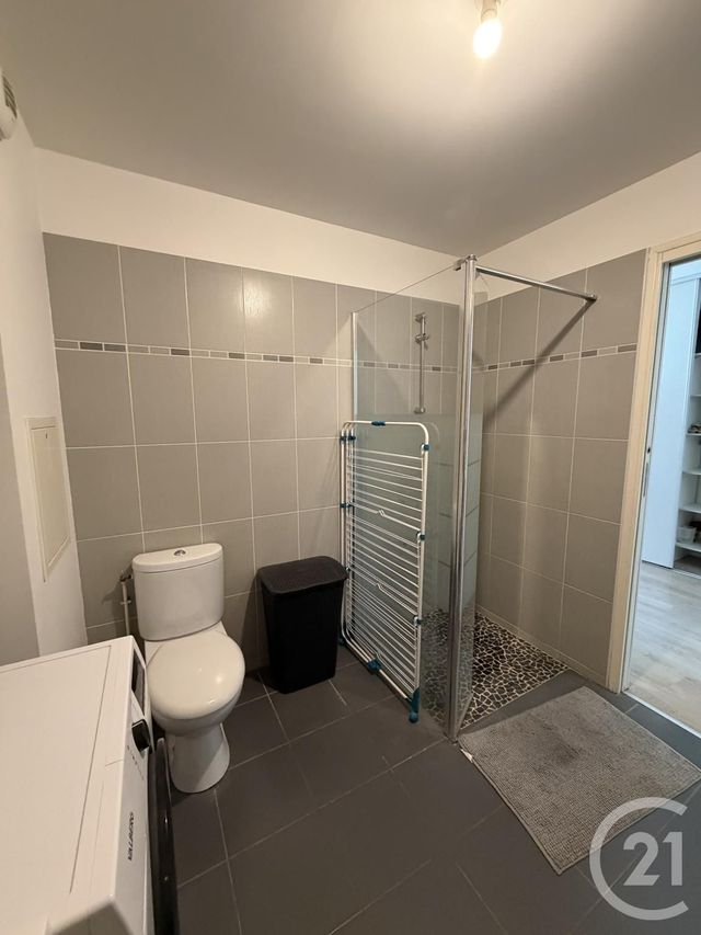 Appartement F1 bis à louer - 2 pièces - 31.9 m2 - VIGNEUX SUR SEINE - 91 - ILE-DE-FRANCE - Century 21 Optimmo