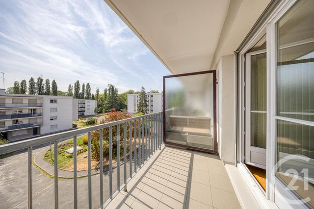 Appartement F2 à vendre - 2 pièces - 57.26 m2 - YERRES - 91 - ILE-DE-FRANCE - Century 21 Optimmo