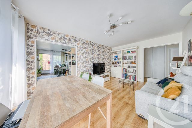Appartement F4 à vendre - 4 pièces - 79.0 m2 - BRUNOY - 91 - ILE-DE-FRANCE - Century 21 Optimmo