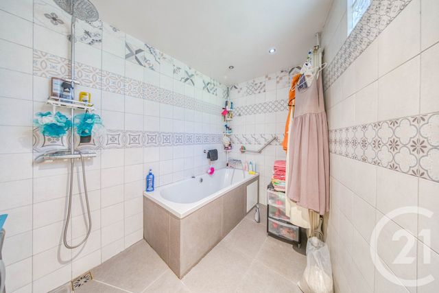 maison à vendre - 6 pièces - 130.57 m2 - VIGNEUX SUR SEINE - 91 - ILE-DE-FRANCE - Century 21 Optimmo