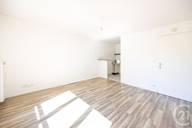 Appartement F2 à vendre - 2 pièces - 39.0 m2 - VIGNEUX SUR SEINE - 91 - ILE-DE-FRANCE - Century 21 Optimmo