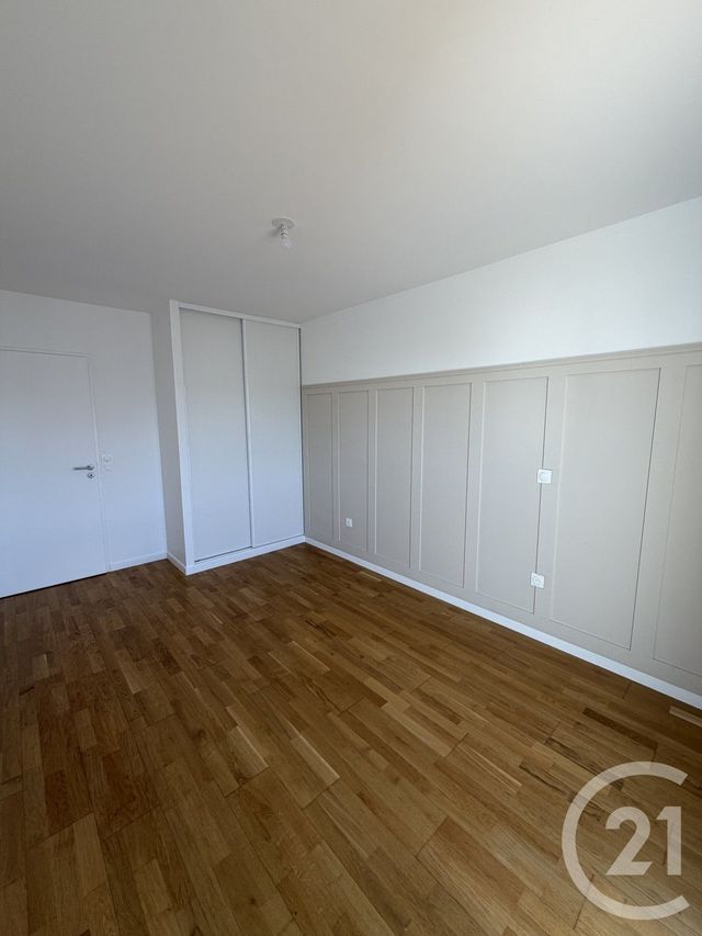 Appartement F3 à louer - 3 pièces - 77.0 m2 - VIGNEUX SUR SEINE - 91 - ILE-DE-FRANCE - Century 21 Optimmo