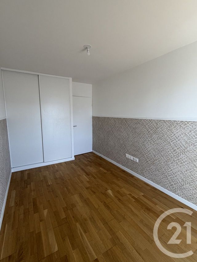 Appartement F3 à louer - 3 pièces - 77.0 m2 - VIGNEUX SUR SEINE - 91 - ILE-DE-FRANCE - Century 21 Optimmo