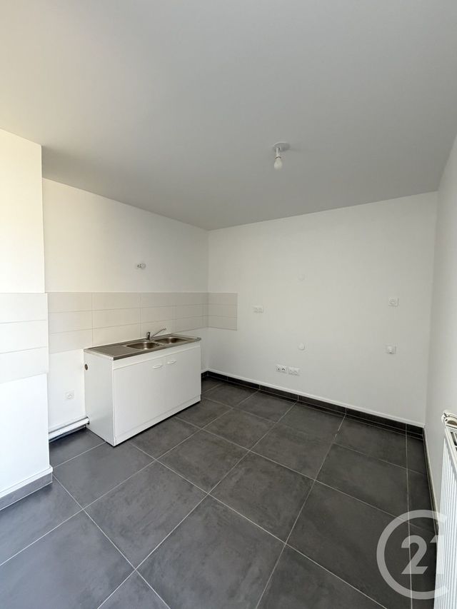Appartement F3 à louer - 3 pièces - 77.0 m2 - VIGNEUX SUR SEINE - 91 - ILE-DE-FRANCE - Century 21 Optimmo