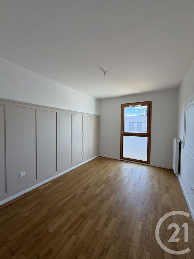 Appartement F3 à louer - 3 pièces - 77.0 m2 - VIGNEUX SUR SEINE - 91 - ILE-DE-FRANCE - Century 21 Optimmo