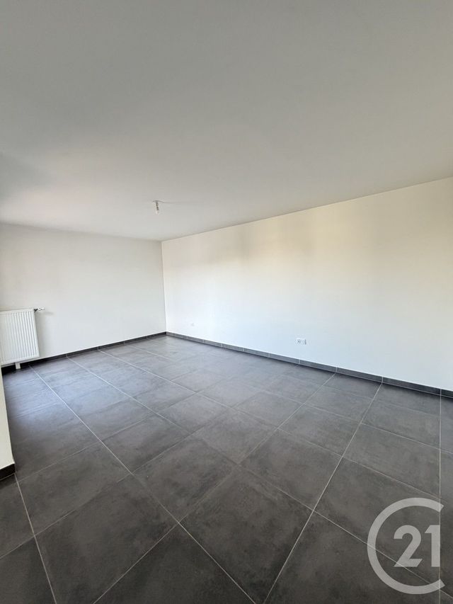 Appartement F3 à louer - 3 pièces - 77.0 m2 - VIGNEUX SUR SEINE - 91 - ILE-DE-FRANCE - Century 21 Optimmo